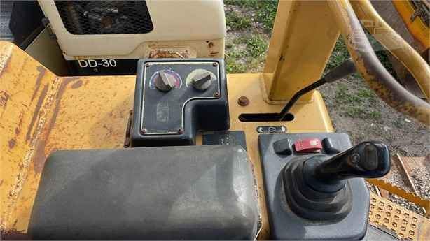 2006 CAT D5G Dozer for sale ref 81243622 - MachineryBroker.com