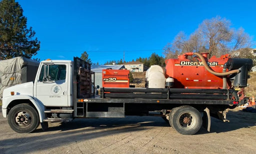 2013 Ditch Witch FX30 Vacuum Excavator on a 2001 Freightliner FL60 Truck ref 32446833 - MachineryBroker.com