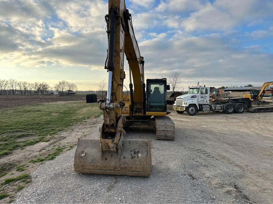 Cat 320d trackhoe for sale ref 76286420 - MachineryBroker.com