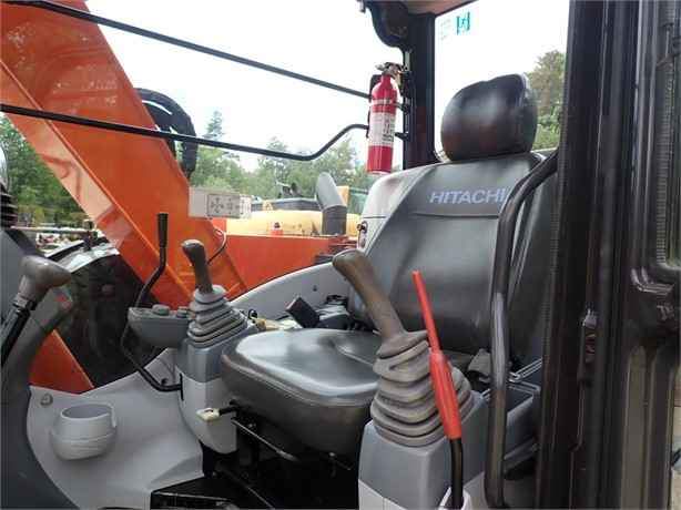 Hitachi zx75 Excavator for sale ref 40877832 - MachineryBroker.com